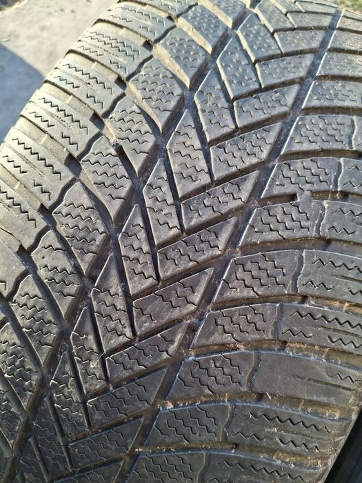 2 Anvelope de iarnă 255 50 r19 Bridgestone