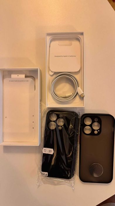 Cutie + cablu originale iPhone 14 Pro Space Black
