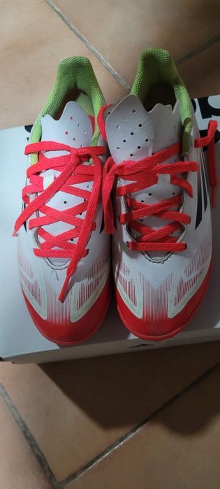 Adidas sport pentru teren sintetic