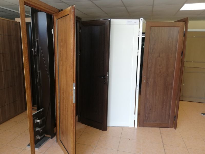 Алуминиеви врати за баня в наличност