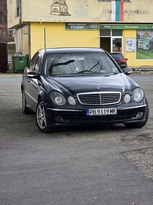 Mercedes E270 Avantgarde черен