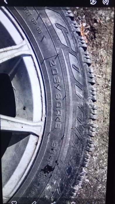 Продам резину сдиками