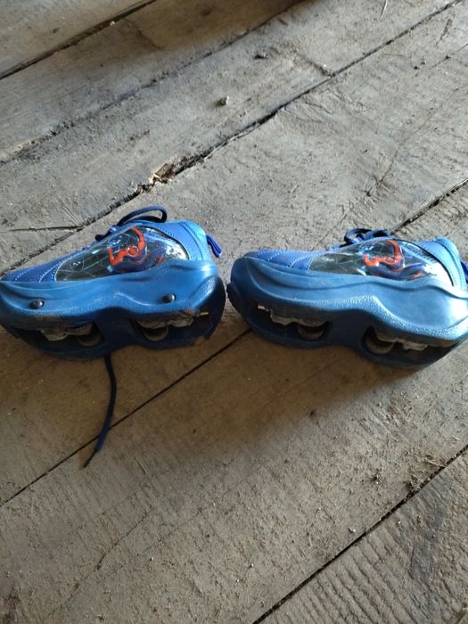 Продам красовки на роликах