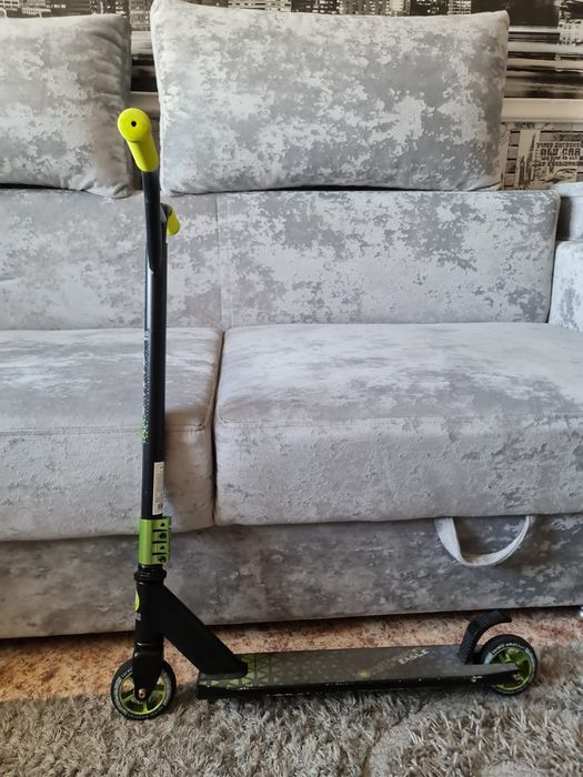 Самокат практически новый