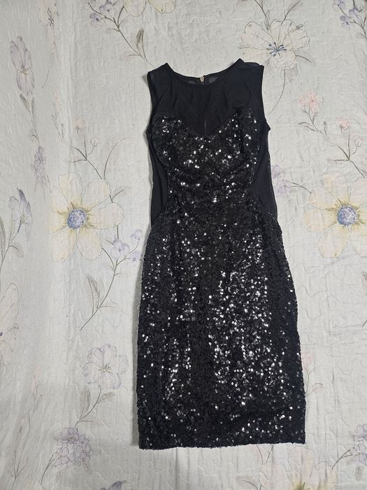 Продам 4 платья, 42/S+Б, будет скидка до 05.01