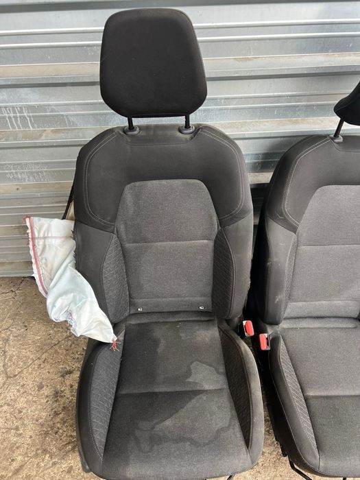 Предни седалки Renault Clio V 2021 Рено Клио 5 с забележки ном 773