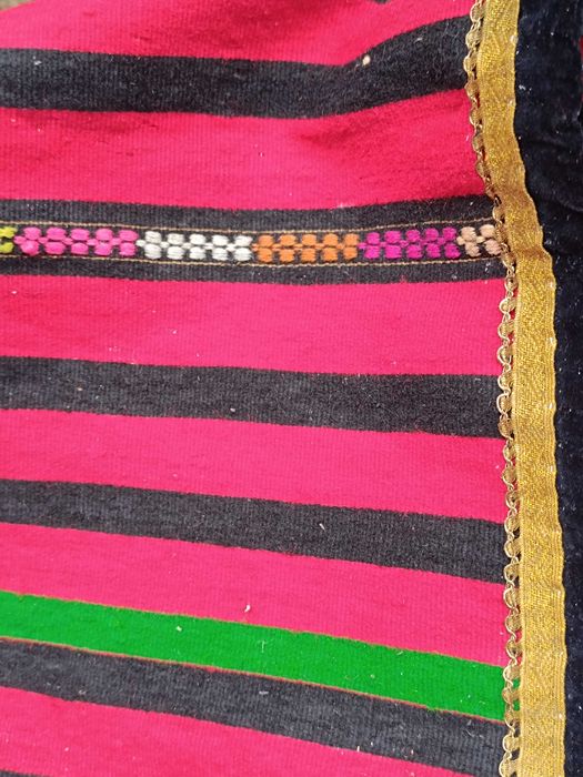 Ръчно тъкан плат със сърмена лента – 9 метра, двойна ширина