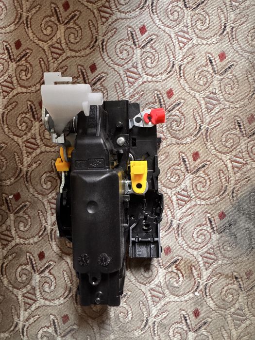 Ларгус дверной замок