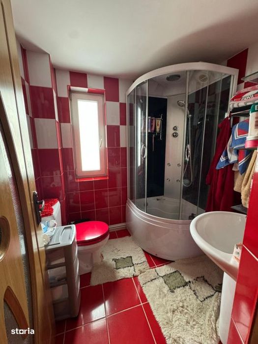 Vand casa complet utilata ,zona Damila