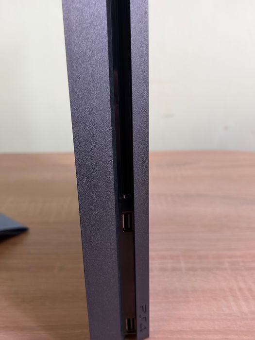 Vand play station 4 plus