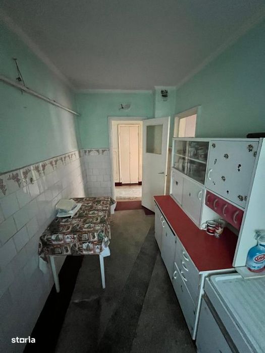 - Apartament 3 camere confort 1, zona Obor, etaj 3.
