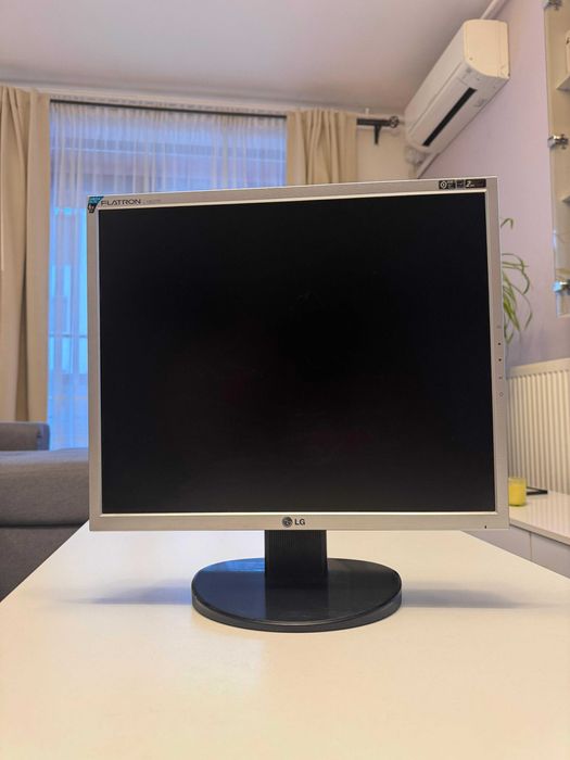Monitor LG 19" L1953TR-SF