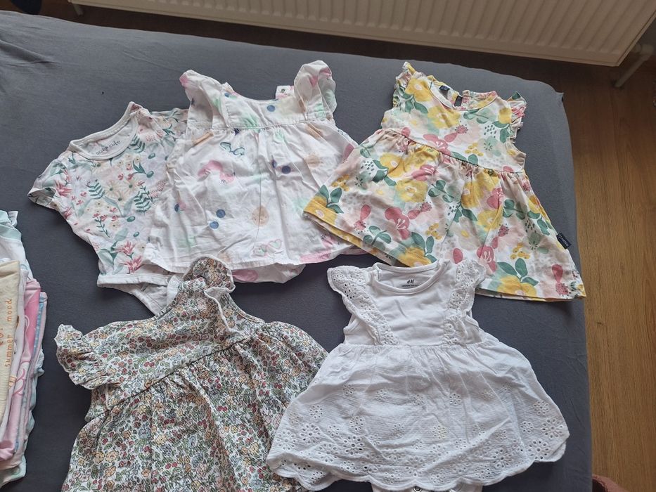 Изобилие от бебешки дрешки