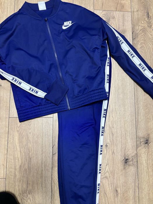 Екип nike 158 см