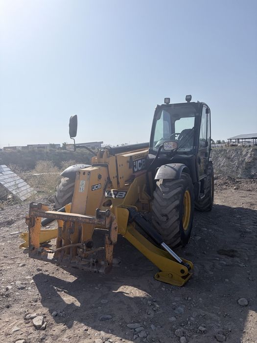 Телескопический погрузчик JCB (модель 535-125),