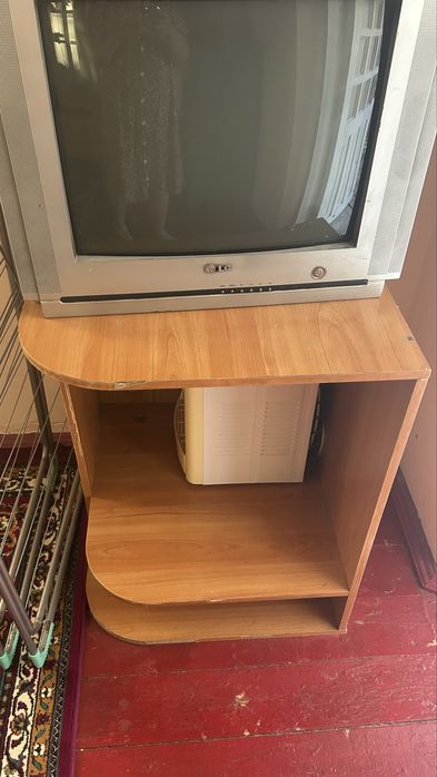 Телевизор старый