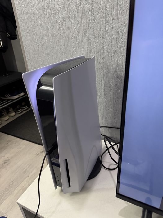 Продам Playstation 5 два джойстика