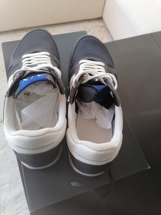 Armani - - топ състояние
 мъжки сникърси!!!