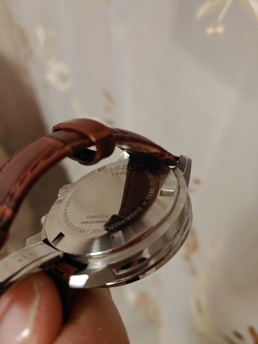 Часы TISSOT Swiss