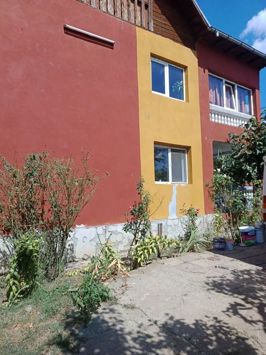 Vind casa comuna Buzoiesti