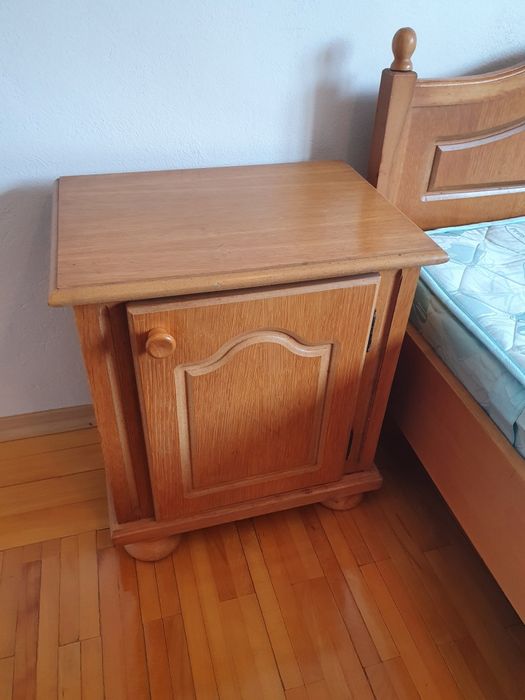 Șifonier/ Dulap din lemn și noptieră