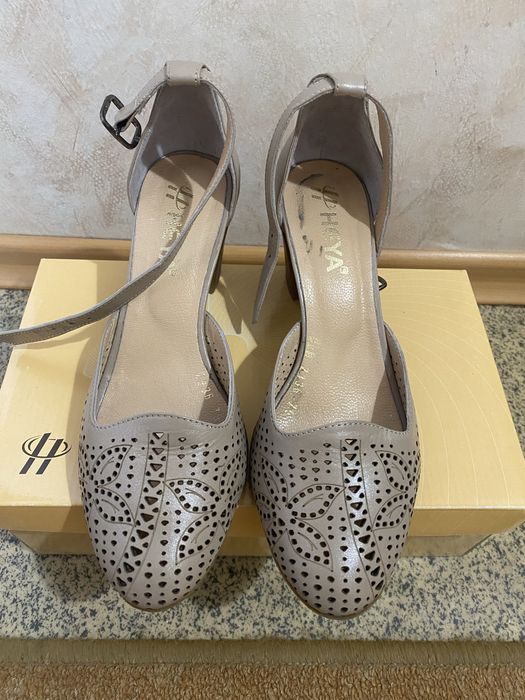 Прекрасни сандали от естествена кожа