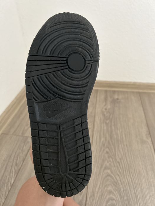 Jordan 1 panda 600 de lei