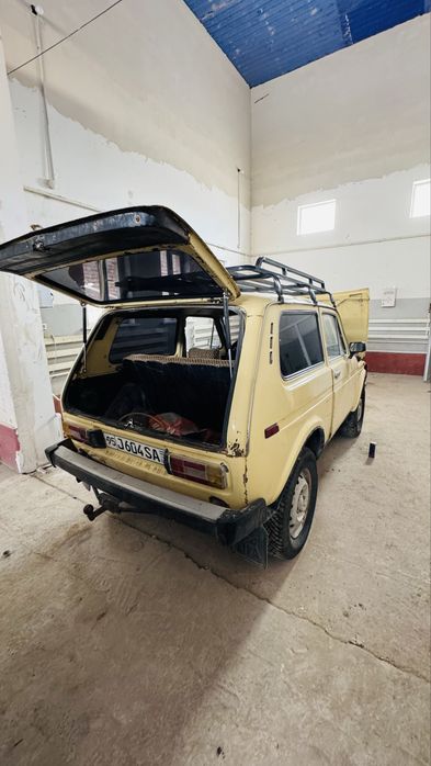 Niva Satiladi  1989-jil