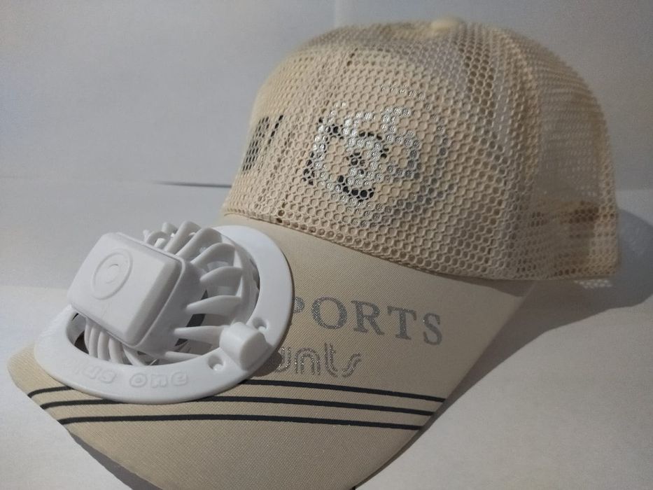 Бейсболка с вентилятором