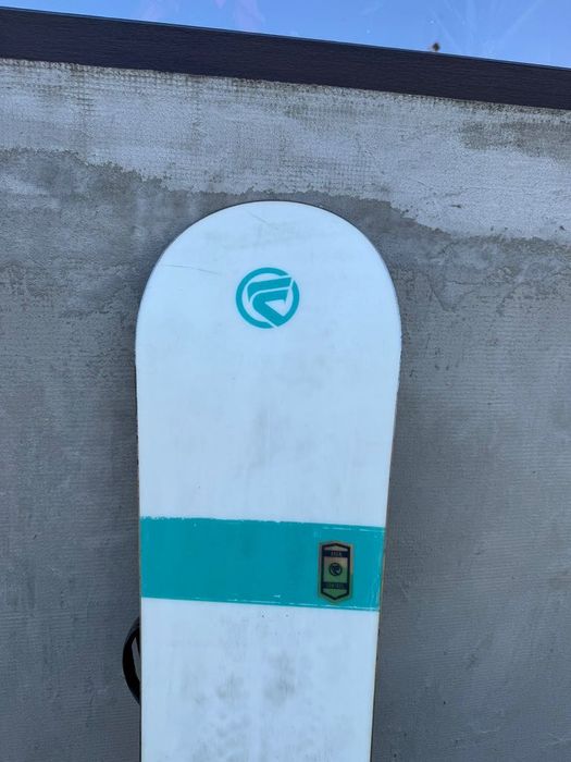 Placa snowboard Flow Venus 147cm cu legaturi Burton