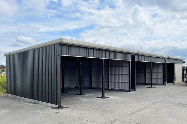 Vând garaje pe structura metalica