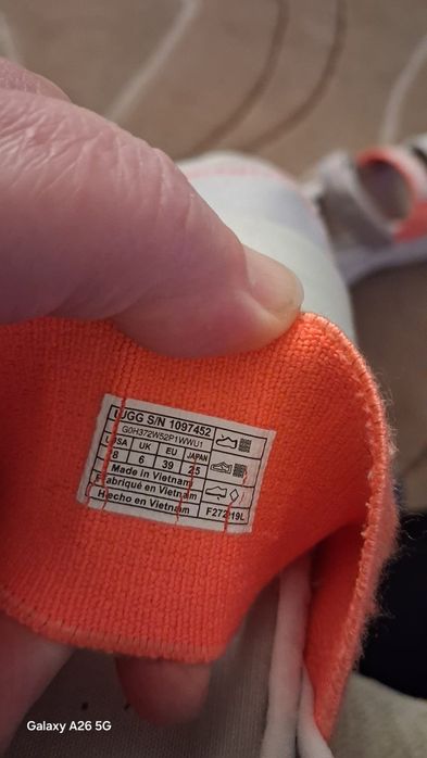 UGG Slingback Runner / 39