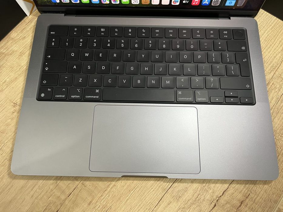 MacBook Pro M3 14" 512Gb 8Gb Ram Space Grey Second-Hand Foarte Bun 2 a