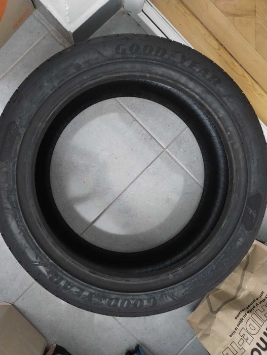 O anvelopă 225/45/R17 Goodyear EfficientGrip Performance 2