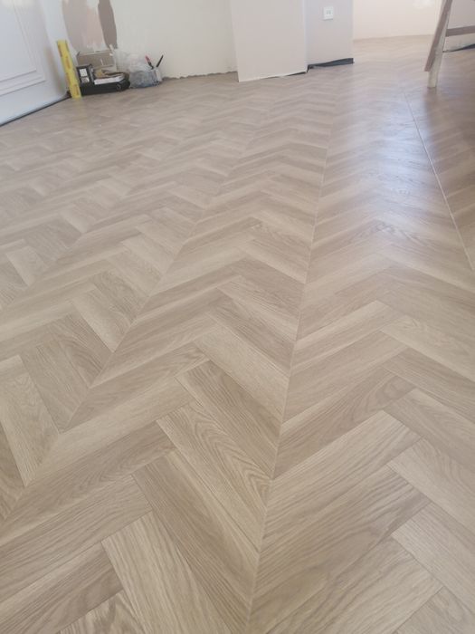 Tarket Laminat xizmati tez va ishonchli xamyonbob kop yillik staj