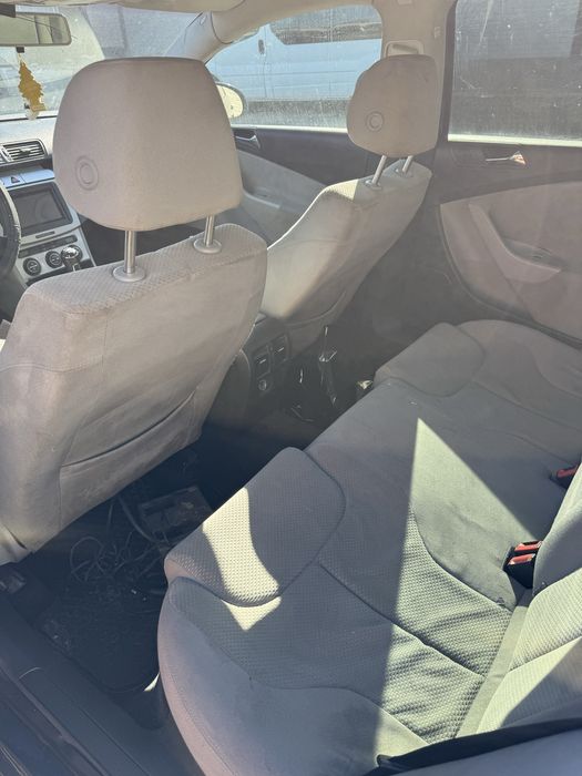 Vand sau dezmembrez  passat b6