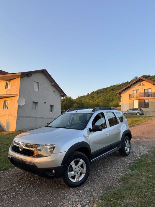 Vând Dacia Duster
