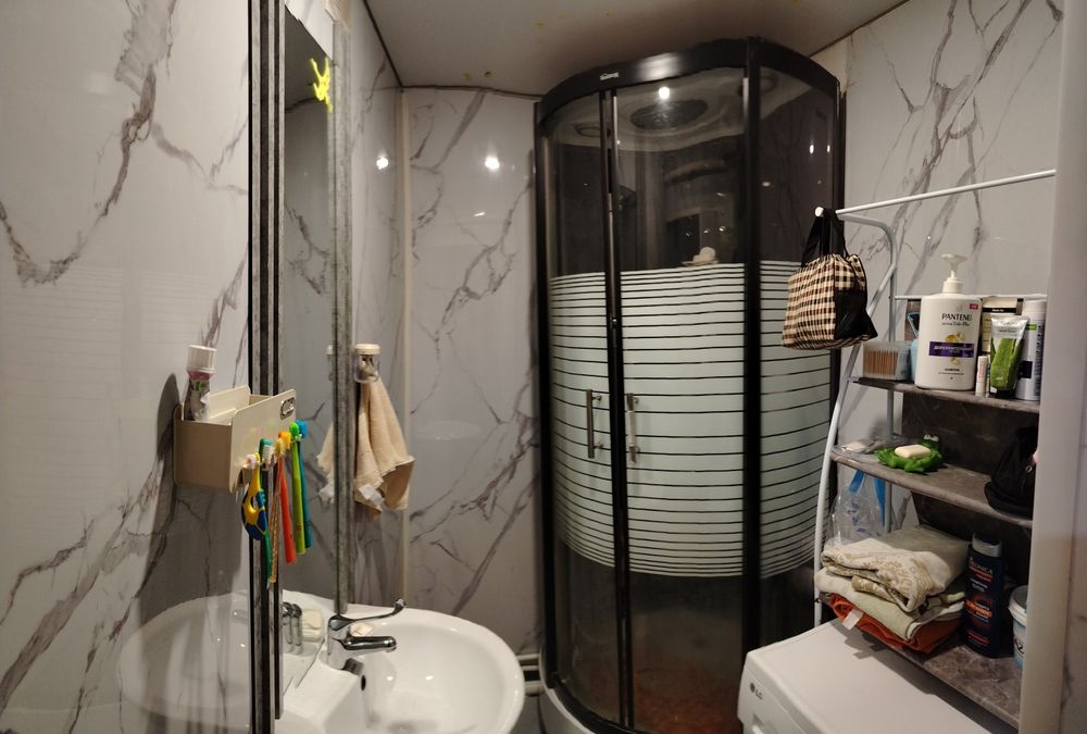 Продам 3 комнатную  квартиру, 2/2 этаж.
