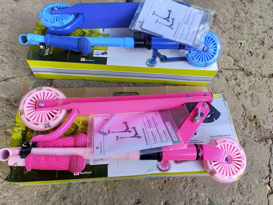 САМО В СИНЬО Нова детска тротинетка