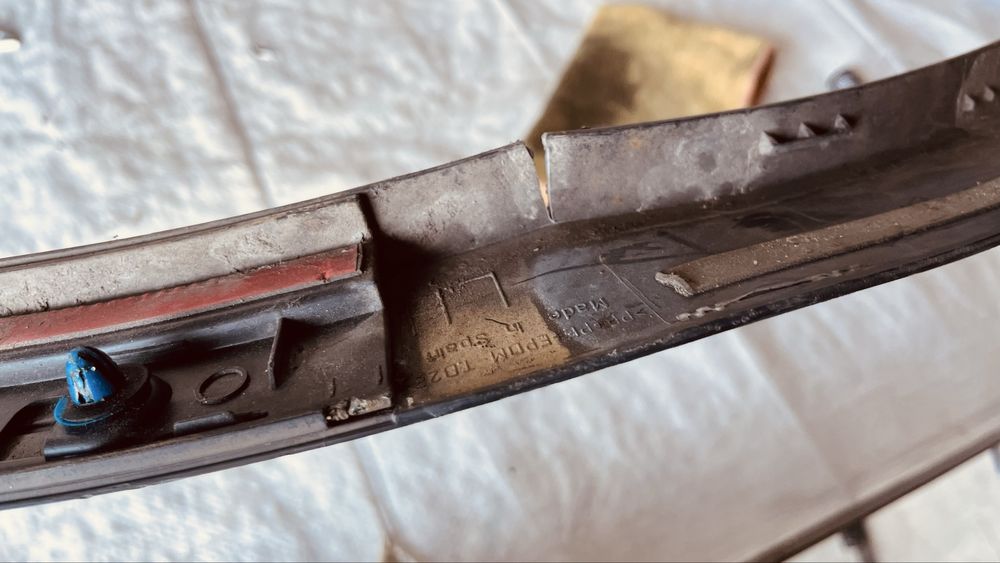 Задна лява вежда Audi Q3 8U