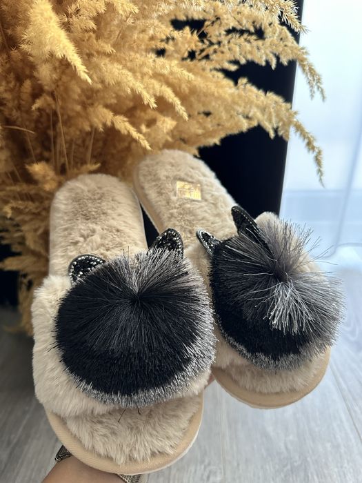 Papuci de casa pufosi