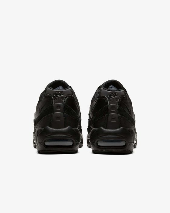 ЛЯТНА РАЗПРОДАЖБА! Nike 95 Essential "Triple Black" / Outlet / 40 - 45 НОМЕР