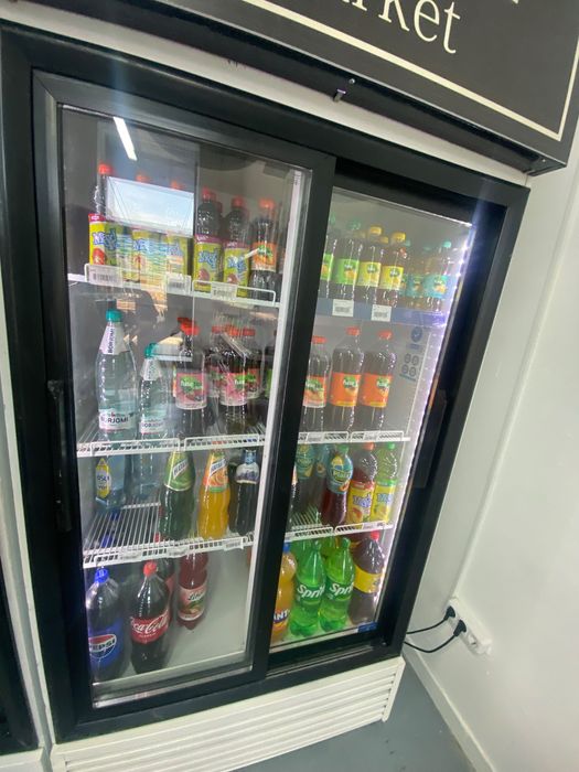 Витринный холодильник