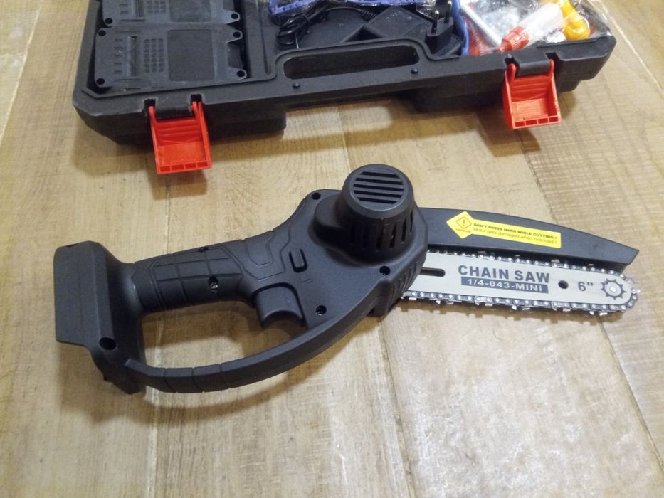 Електрически трион мини