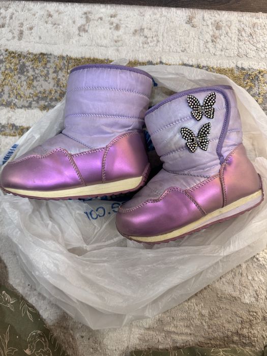 Пакет детской одежды для девочки и зимняя обувь