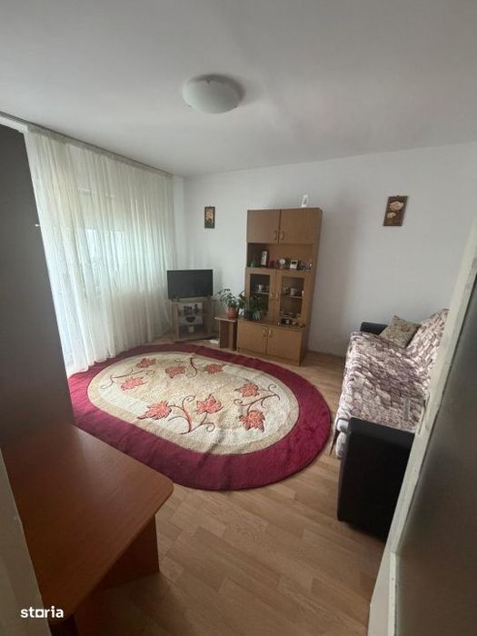 Garsoniera decomandata, 35 mp utili, etaj 1/4, zona Lapus Argesi