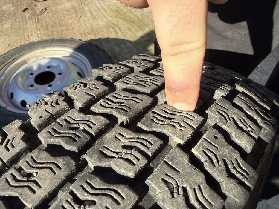 Гуми с джанти 16-ски от Лада Нива