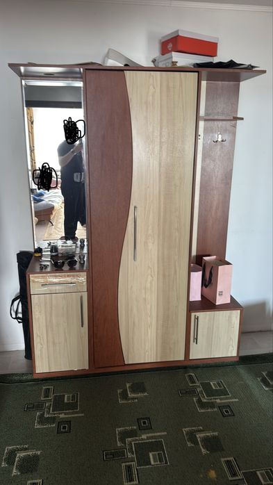 Продам шкаф в прихожую