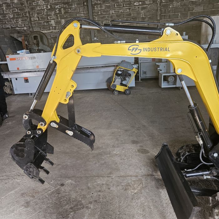 нов китайски мини багер ME 16