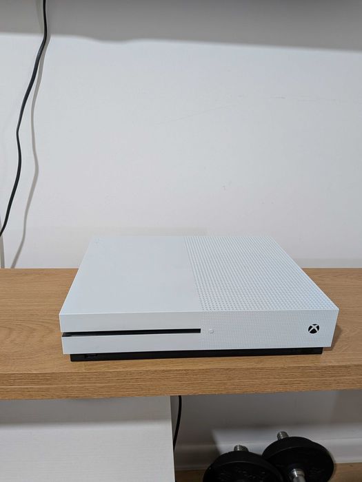XBOX One S 1TB in stare excelenta